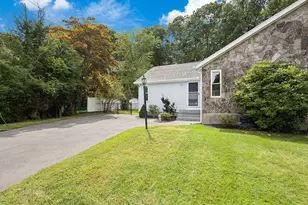 31 Acorn Dr, Randolph, MA 02368 - Photo 3