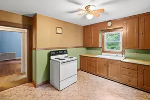24 Litchfield Ave, Southbridge, MA 01550 - Photo 5