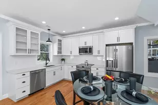 28 Ash St, Waltham, MA 02453 - Photo 13