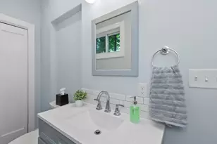 28 Ash St, Waltham, MA 02453 - Photo 15