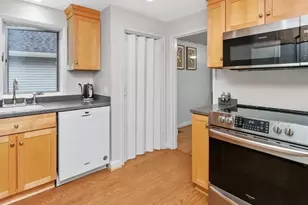 22 Abbott Rd, Waltham, MA 02452 - Photo 11