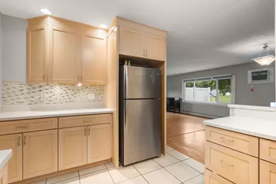 54 Horseshoe Dr #54, Chicopee, MA 01022 - Photo 5