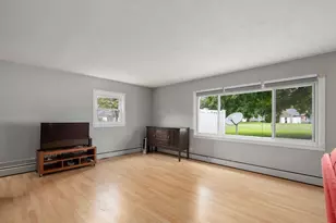 54 Horseshoe Dr, Chicopee, MA 01022 - Photo 7