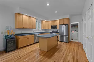 352 Grafton St, Shrewsbury, MA 01545 - Photo 3