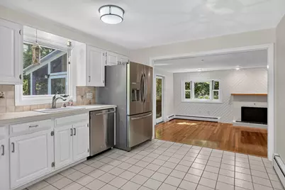 22 Coolidge Cir, Northborough, MA 01532 - Photo 5