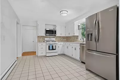 22 Coolidge Cir, Northborough, MA 01532 - Photo 7