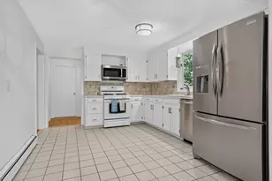 22 Coolidge Cir, Northborough, MA 01532 - Photo 7