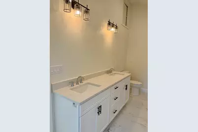 37 Karen St, Lowell, MA 01851 - Photo 7