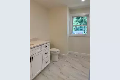 37 Karen St, Lowell, MA 01851 - Photo 9