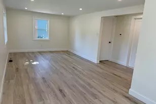 37 Karen St, Lowell, MA 01851 - Photo 13