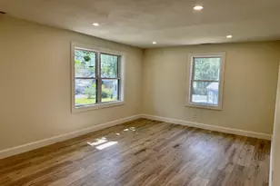 37 Karen St, Lowell, MA 01851 - Photo 9