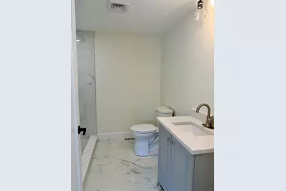37 Karen St, Lowell, MA 01851 - Photo 5