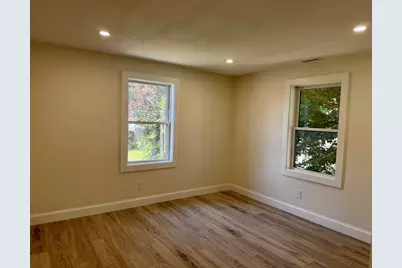 37 Karen St, Lowell, MA 01851 - Photo 11