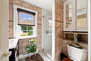 60 Brickett St, Springfield, MA 01119 - Photo 13