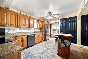 60 Brickett St, Springfield, MA 01119 - Photo 7