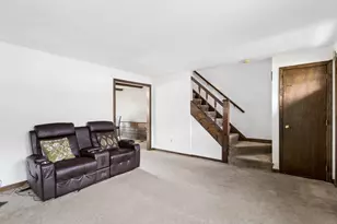 47 Prescott Dr, Chelmsford, MA 01863 - Photo 3