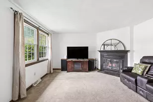 47 Prescott Dr, Chelmsford, MA 01863 - Photo 1