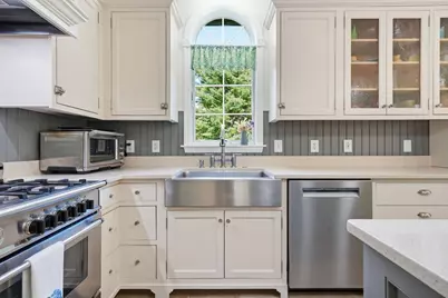 125 Mayflower Ln, Tisbury, MA 02568 - Photo 9