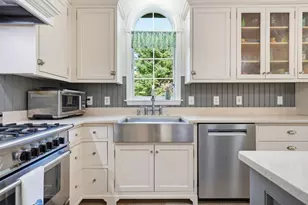 125 Mayflower Ln, Tisbury, MA 02568 - Photo 9