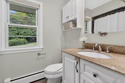 43 Madison St, Amesbury, MA 01913 - Photo 15