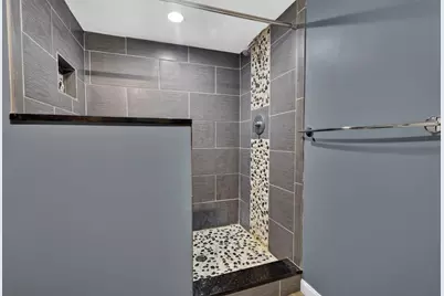43 Madison St, Amesbury, MA 01913 - Photo 21