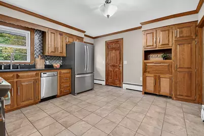 43 Madison St, Amesbury, MA 01913 - Photo 5