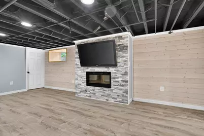 43 Madison St, Amesbury, MA 01913 - Photo 17