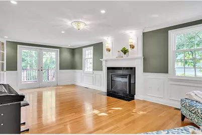8 Barry Dr, Framingham, MA 01702 - Photo 5