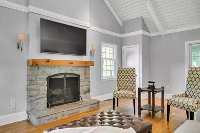 8 Barry Dr, Framingham, MA 01702 - Photo 17