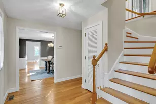 8 Barry Dr, Framingham, MA 01702 - Photo 3