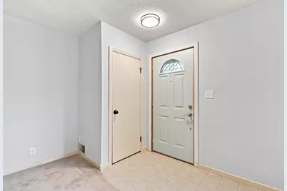 13 Parker St, Agawam, MA 01001 - Photo 15