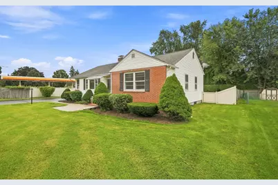13 Parker St, Agawam, MA 01001 - Photo 3