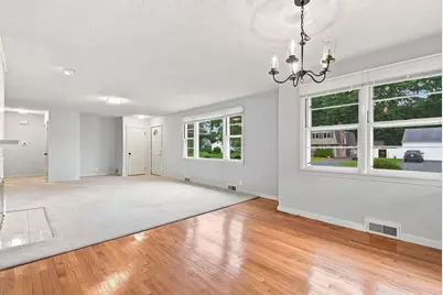 13 Parker St, Agawam, MA 01001 - Photo 11