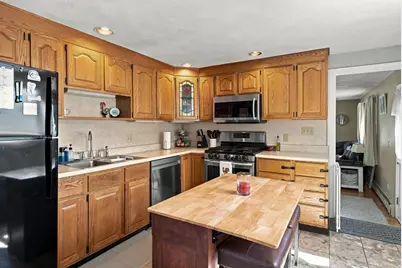 11 Marlboro Rd, Woburn, MA 01801 - Photo 7