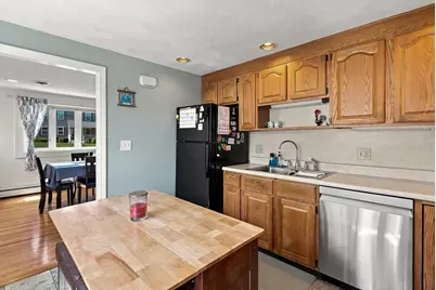 11 Marlboro Rd, Woburn, MA 01801 - Photo 9