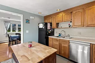 11 Marlboro Rd, Woburn, MA 01801 - Photo 9