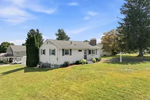 11 Marlboro Rd, Woburn, MA 01801 - Photo 29