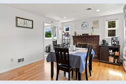 11 Marlboro Rd, Woburn, MA 01801 - Photo 11