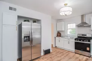 19 Stoneleigh Rd, Watertown, MA 02472 - Photo 13