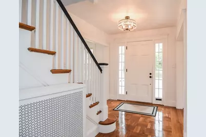 19 Stoneleigh Rd, Watertown, MA 02472 - Photo 3