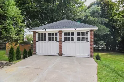 19 Stoneleigh Rd, Watertown, MA 02472 - Photo 41