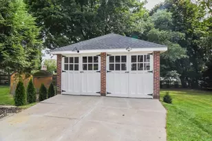 19 Stoneleigh Rd, Watertown, MA 02472 - Photo 41