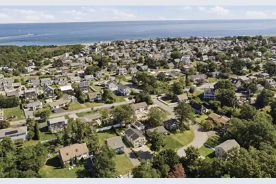 33 Dexter Ave, Sandwich, MA 02563 - Photo 3