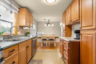 38 Grandview Dr, Westfield, MA 01085 - Photo 9