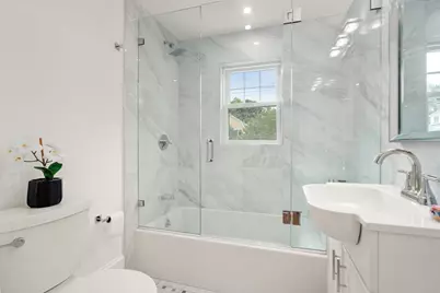 46 Myrtle St, Newton, MA 02465 - Photo 21