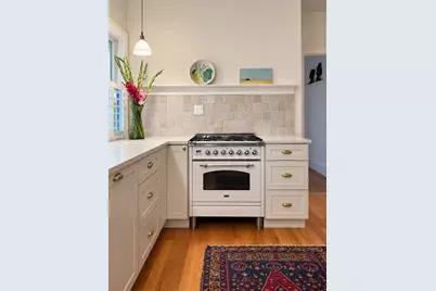 30-32 Granville Rd #2, Cambridge, MA 02138 - Photo 5