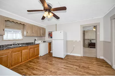 17 Coral St, Lowell, MA 01851 - Photo 5