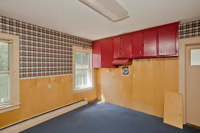 137 Sheridan St., Chicopee, MA 01020 - Photo 27