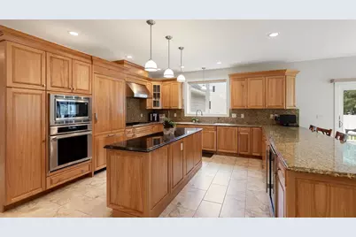 30 Hampden Ave, Burlington, MA 01803 - Photo 11