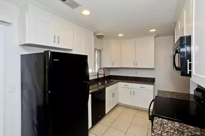 212 Blisswood Village Dr #212, Ludlow, MA 01056 - Photo 9